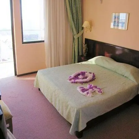 Готель Akropol 3*