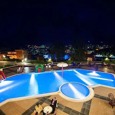 Akropol 阿拉尼亚